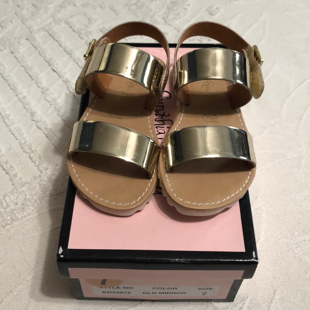 • toddler sandals •